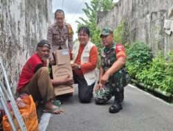 Babinsa Danukusuman dan Bhabinkamtibmas Bersinergi Bantu Pendistribusian Gizi Kepada Difabel