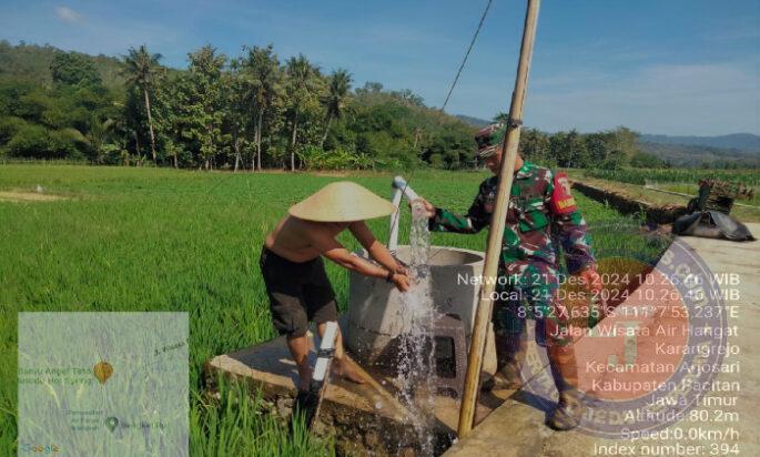 Babinsa Koramil 0801/03 Arjosari dampingi Kegiatan Pompanisasi di Desa Binaan