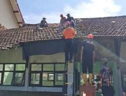 Sinergi TNI dan BPBD: Gotong Royong Selamatkan MTs Miftahul Jannah Trenggalek