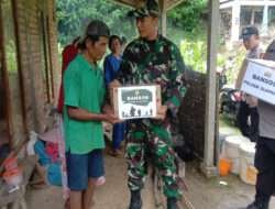 Rumah Warga Kebakaran, Koramil 10 Slahung Berempati Berikan Bantuan Sosial