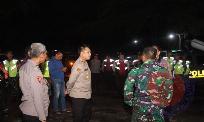 Polres Sampang Bersama TNI Laksanakan Patroli Skala Besar di Malam Perayaan Natal 2024