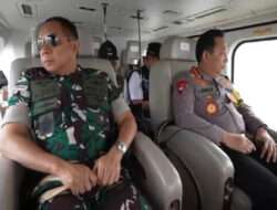Kapolri dan Panglima TNI dan Para Menteri Pantau Jalur Mudik via Udara, Pastikan Lalu Lintas Lancar