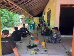 Jaga Hubungan Baik, Babinsa Koramil 0801/01 Pacitan Komsos dengan Warga Binaan