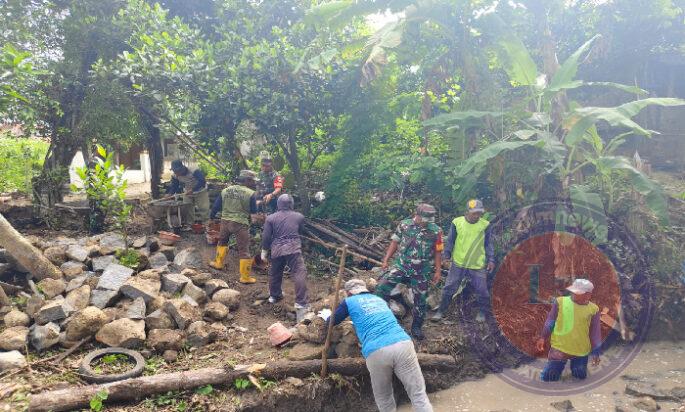 Bangun Talud, Cegah Air ke Jalan