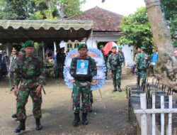 Air Mata Kehormatan: Dandim 0806/Trenggalek Pimpin Upacara Pemakaman Militer Sertu Sutrisno