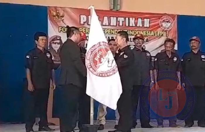 Noven Saputera S.H. Wakil Ketua Presidium Lantik Pengurus FPII Korwil Majalengka