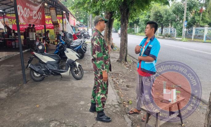 Babinsa Kelurahan Tipes Sambangi Juru Parkir