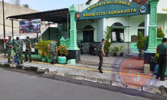 Jadikan Pangkalan Rapi dan, Anggota Koramil 04/Jebres Lakukan Pembenahan dan Perawatan