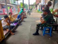 Metode Ngopi di Warung, Serma Yudhi dan Babinsa Serengan Jalin Erat Silaturahmi Warga Binaan