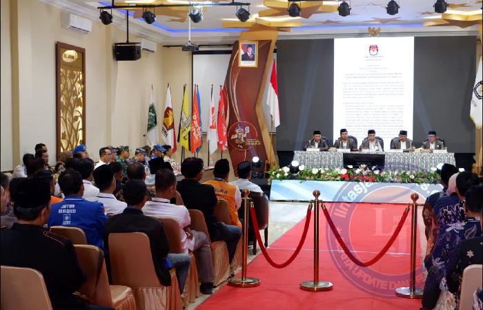 Dandim 0801/Pacitan Hadiri Rapat Pleno Penetapan Paslon Bupati dan Wakil Pacitan