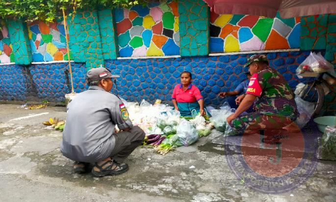 Sambangi Pelaku UMKM, Babinsa Kelurahan Kampung Baru Berikan Motivasi dan Semangat Kerja