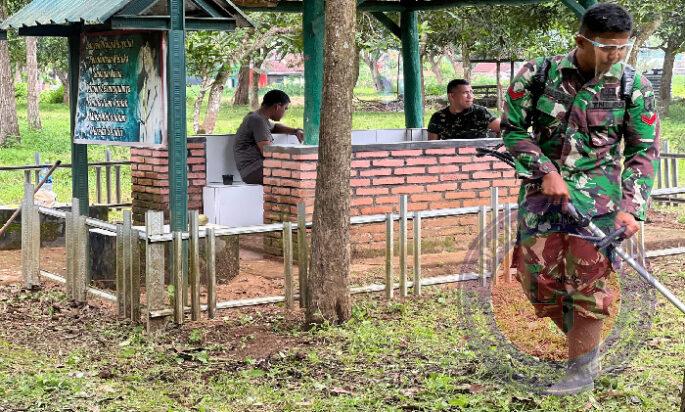 Jaga Kebersihan Lingkungan, Anggota Kodim 0801/Pacitan Laksanakan Pembersihan Pangkalan