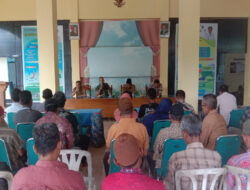 Hadiri Rapat Pembekalan RT/RW, Ini Harapan Babinsa Koramil 0801/03 Arjosari