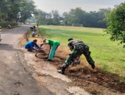 Koramil Nogosari Karya Bakti Bersama Warga Desa Pojok Wujudkan Lingkungan Sehat