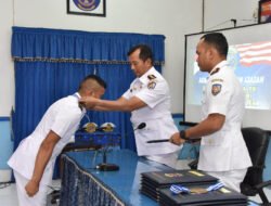 Danpusdiklek Serahkan Ijazah Pasis Dikmapa PK Angkatan 31 Pusdiklek Kodiklatal