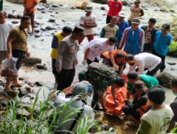 TNI-Polri Sigap Evakuasi Korban di Sungai Desa Duren, Trenggalek