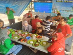 Kuliner BEBEK SOPONYONO yang Nikmat di Pesisir Laut Suramadu