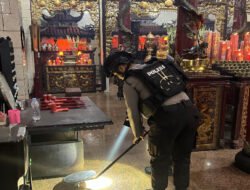 Jelang Imlek Polres Tanjungperak Sterilisasi Sejumlah Klenteng di Surabaya