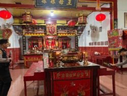 Polres Ngawi Siagakan Personel di Klenteng Sien Hien Kiong, Perayaan Imlek Berlangsung Kondusif