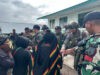 TNI-Polri Gelar Bakti Sosial Kepada Warga Kiwirok