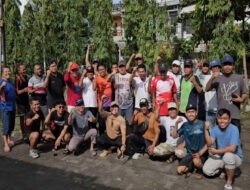 Warga Perum Pondok Maritim Indah Gelar Kerja Bakti Massal untuk Kebersihan Lingkungan