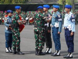 Danpusdik Pomal Kodiklatal Hadiri Upacara Gelar Operasi Gaktib dan Operasi Yustisi Polisi