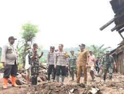 Polres Bondowoso bersama Forkopimda Gelar Baksos Salurkan Bantuan Pasca Banjir Bandang