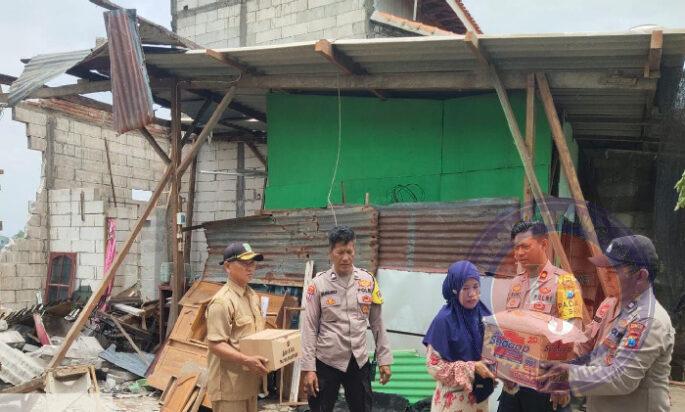 Polres Pasuruan Salurkan Bantuan untuk Warga Terdampak Angin Kencang di 6 Kecamatan