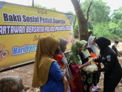 Peringati HPN 2025, Wartawan Bersama Polres Probolinggo Beri Bantuan Warga yang Terisolir Akibat Banjir