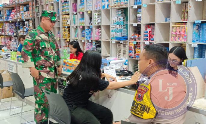 Sinergitas Babinsa Kratonan dan Bhabinkamtibmas, Awasi Bahaya Kembang Api dan Petasan