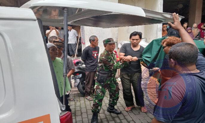 Merasa Kehilangan Warganya, Babinsa Jayengan Takziah di Rumah Duka