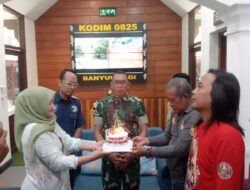 Kejutan Manis…!!! IWOI dan Awak Media Rayakan Ultah Untuk Dandim 0825 Banyuwangi