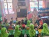 Sambangi Sekolah TK Puri Mandiri, Babinsa Manahan Bangkitkan Semangat dan Motivasi Belajar