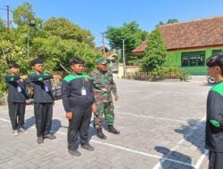 Tanamkan Disiplin, Anggota Posramil Pitu Latih PBB Banser