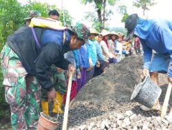 Srikandi Kalinanas Tak Kalah dengan Satgas TMMD