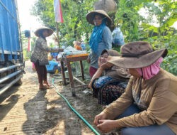 Bunga Desa Kalinanas Beri Semangat dan Dukungan Satgas TMMD
