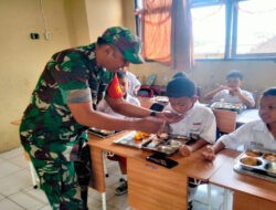 Babinsa Purwodiningratan Pastikan Pendistribusian Makanan Bergizi Gratis Tepat Sasaran