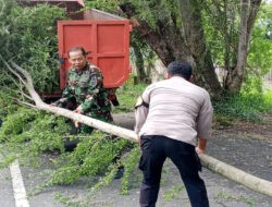 Melalui Kerja Bakti, Babinsa Manahan Bersinergi dengan Bhabinkamtibmas, Elemen Pemerintah Serta Warga Masyarakat