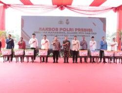 Kapolri dan Panglima TNI Bagikan Ribuan Bansos Jelang Ramadan