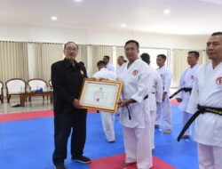 Dankodiklatal Terima Penganugerahan Sabuk Hitam Kehormatan Lemkari dan Resmikan Dojo Hiu Digdaya-1