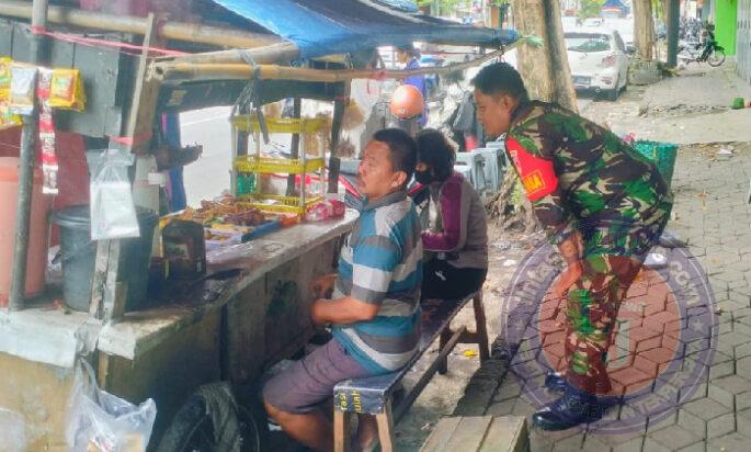 Terjawab..!! Begini Cara Babinsa Jebres dalam Menjalin Keakraban dan Kekompakan dengan Masyarakat