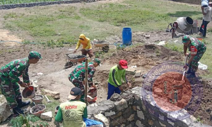 Kerja Bakti Pembuatan Talud Wujud Kedekatan Babinsa dan Warga