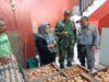 Antisipasi Lonjakan Harga Bahan Pokok, Babinsa Tipes Sidak Gudang Telur Ayam