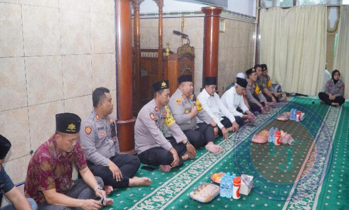 Safari Ramadhan, Kapolres Pasuruan Gelar Curhat Kamtibmas Ajak Warga Aktifkan Siskamling