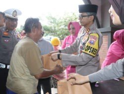 Polres Trenggalek Gelar Pengobatan Gratis dan Berbagi Takjil Sambil Ngabuburit