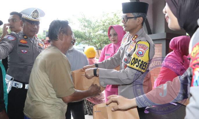 Polres Trenggalek Gelar Pengobatan Gratis dan Berbagi Takjil Sambil Ngabuburit