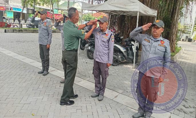 Babinsa Sondakan Genjot Latihan PBB dan Wawasan Kebangsaan Kepada Linmas, Ini Tujuannya