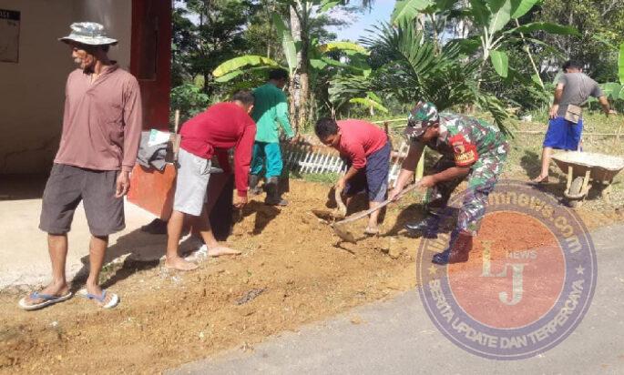 Ciptakan Hidup Sehat, Babinsa Koramil 0801/05 Nawangan Kerja Bakti Bersihkan Lingkungan