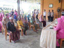 Warga Curhat Kamtibmas ke Kapolres Pasuruan di Desa Wisata Kampung Mangga