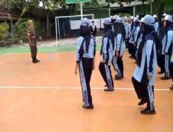 Binter di Wilayah, Babinsa Posramil Pitu Berikan Wasbang dan PBB kepada Siswa SMKN 1 Pitu